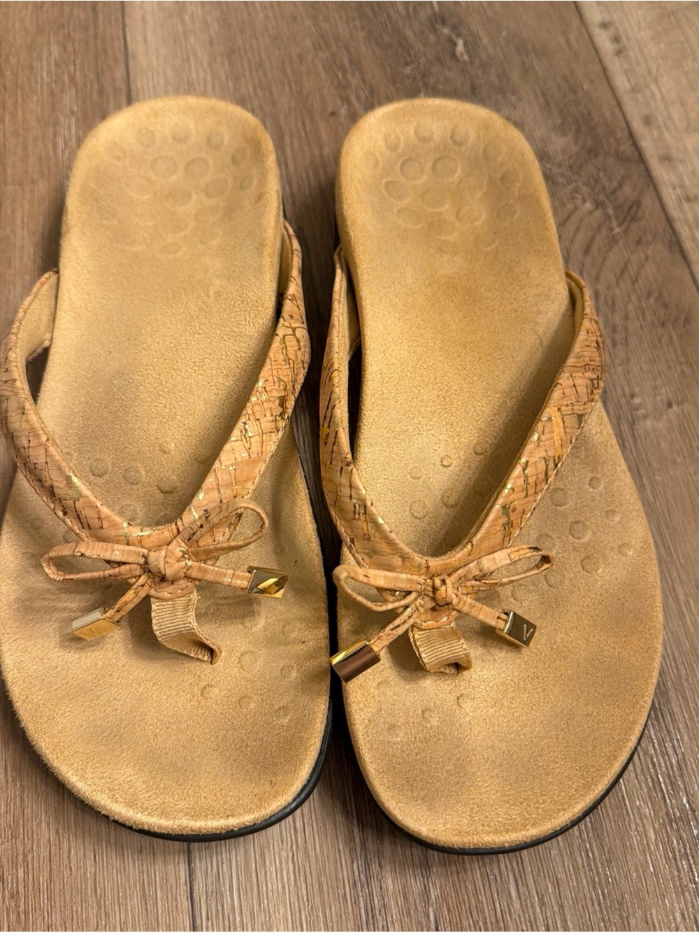 Vionic Bella Women’s Sandals Flip Flops Gold Cork US Size 7 UK 38